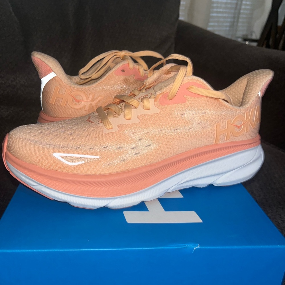 Hoka Women's Clifton 9